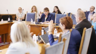 Депутатите от Комисията по конституционни и прави въпроси в Народното