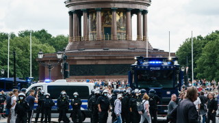 Полицията в Берлин забрани протестите на COVID скептиците