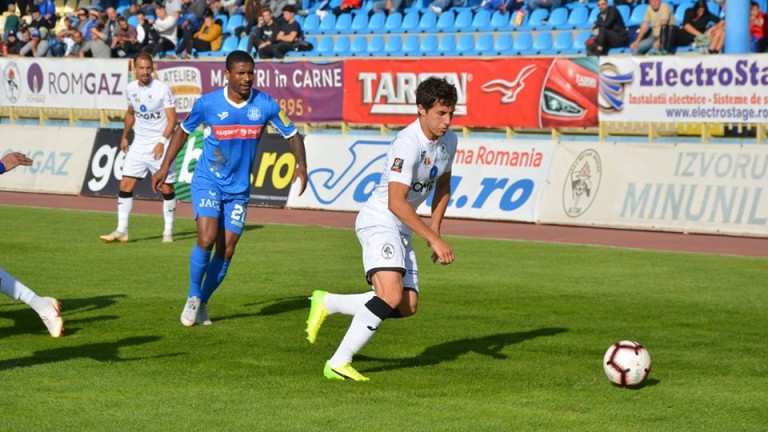 Халфът Антони Иванов ще премине състава на Динамо (Букурещ). 26-годишният