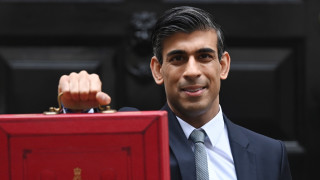 Британският министър председател Риши Сунак избегна поражение в парламента по спешен
