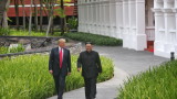  Тръмп козирувал на военачалник от Северна Корея, в Съединени американски щати избухна скандал 