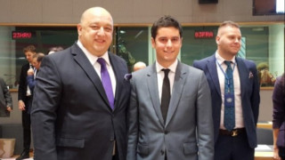 Новата Европейска стратегия за младежта дава необходим и очакван знак