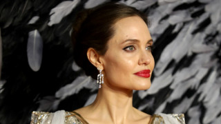 Анджелина Джоли, както не сме я виждали досега