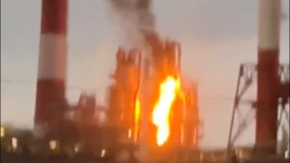 Украински дронове атакуваха големия руски нефтохимически комплекс Салават в Уралския
