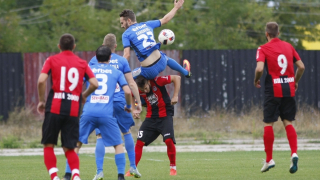 Според информация на вестник Тема Спорт защитникът на Левски