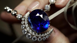 Chanel обръщат поглед към звездите