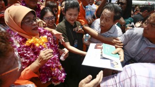 Сингапур си има първата жена президент пише Индипендънт Тя е