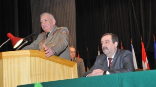 Генерал с опит от Ирак е временен командир на Сухопътни войски