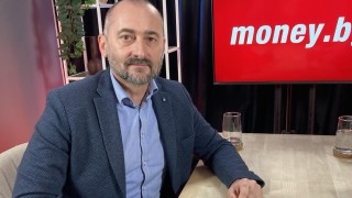 По мое мнение трябва да продадем двата реактора от площадката