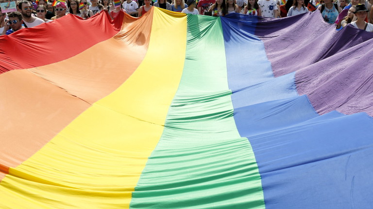 Полският военен министър нарече участниците в проведения през уикенда гей