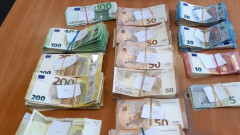 Митничари на Капитан Андреево задържаха недекларирани 86 000 евро