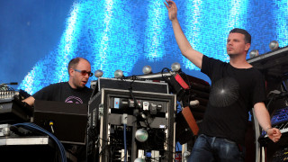 The Chemical Brothers групата утвърдила електро и техно жанра
