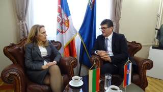 Вицепремиерът Николова пита Сърбия за дълга на сръбските железници към БДЖ