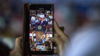 Доналд Тръмп заплаши да уволни топ експерта по инфекциозни болести