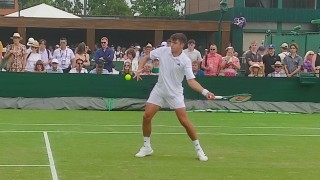 Александър Василев се класира убедително за четвъртфиналите на сингъл при