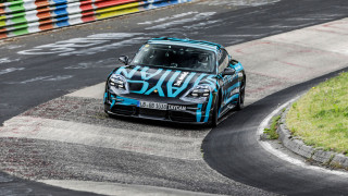 Интригата продължава - по-бърза ли е Tesla Model S от Porsche Taycan Turbo