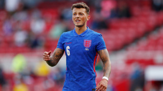 Защитникът на Арсенал Бен Уайт претърпя лека операция на коляното