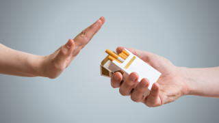 Швеция забрани пушенето и на открито