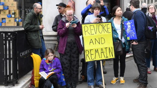Днес британските депутати отново ще гласуват варианти за Брекзит Серия