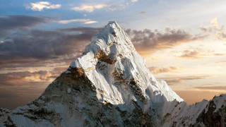 Кой наистина е най-високият връх на Земята