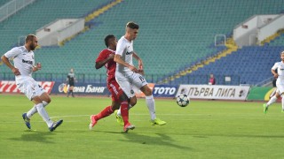 Петко Христов изигра последния си мач за Славия при равенството