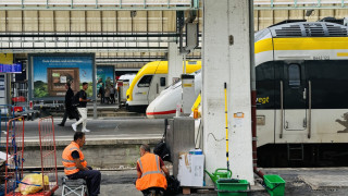 Закъсняващ и значително надвишаващ бюджета гигантски железопътен проект стои като