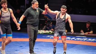 За щастие Айк успя от първия път Негов съперник беше