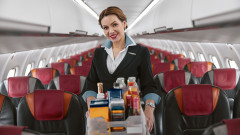 Защо толкова много хора пият доматен сок по време на полет