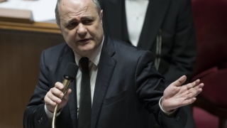 Френският вътрешен министър разследван за измами