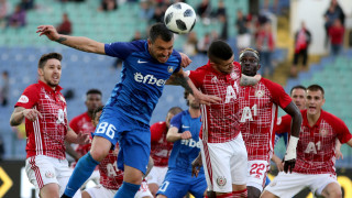 Нападателят на Левски Валери Божинов използва социалната мрежа Instagram за да