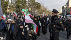 Очите на Иран: Как режимът тайно наблюдава всяка стъпка на гражданите си