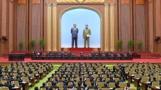 Властите на Северна Корея планират да изпратят до 10 000