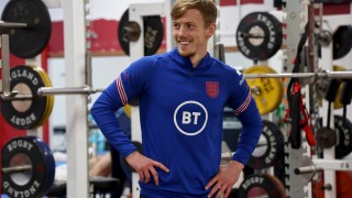 Капитанът на Саутхамптън Джеймс Уорд Праус е харесван от заставащия