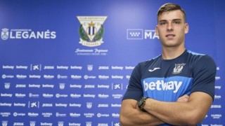 Испанският гранд Реал Мадрид преотстъпи 19 годишния вратар Андрий Лунин на