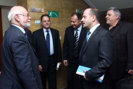 Реформаторите оплюха решението за мораториума, Тренчев по-сдържан