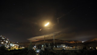 Израел предприе масирано нападение през нощта срещу цели в Сирия