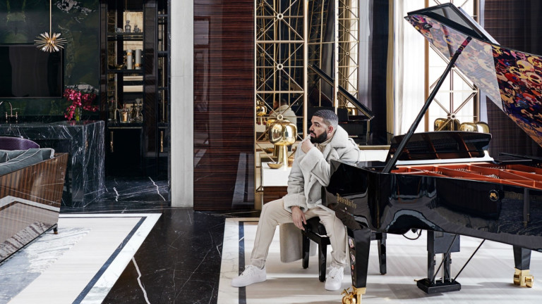 На гости в дома на Дрейк, където живее луксът