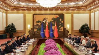 Китайският президент Си Дзинпин предупреди високопоставени представители на Европейския съюз