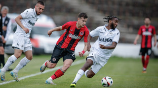 Славия и Локомотив (София) спукаха топката в малкото столично дерби