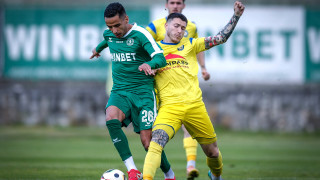 Алжирецът Мехди Букаси ще носи фланелката на Ботев Враца и през следващата кампания съобщиха