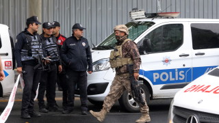 Двама полицаи са ранени при самоубийствен атентат в Анкара