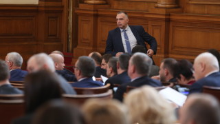 Управляващи и опозиция в спор за електронната идентификация Червените атакуваха