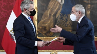 Новият федерален канцлер на Австрия Карл Нехамер и членовете на