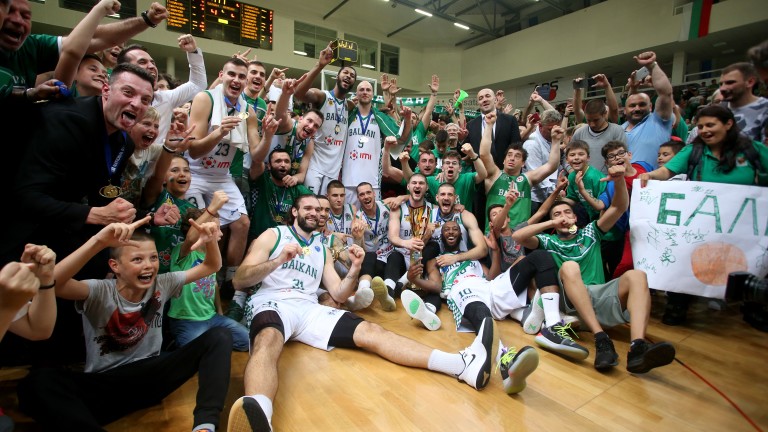 Баскетболистите на Балкан посетиха център за деца, лишени от родителски грижи