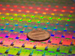 Intel държи ключа за възраждане на РС пазара