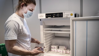 Дания окончателно спира използването на ваксината на AstraZeneca срещу коронавируса