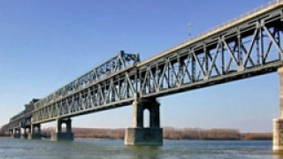 Станишев направи първа копка на Дунав мост 2