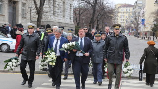 Каракачанов призова политиците да четат повече Левски