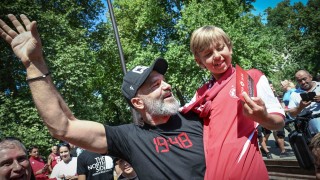 Стотици фенове на ЦСКА както и един от емблематичните български