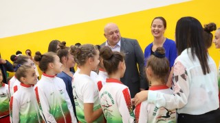 Министърът на младежта и спорта Красен Кралев откри обновеното крило